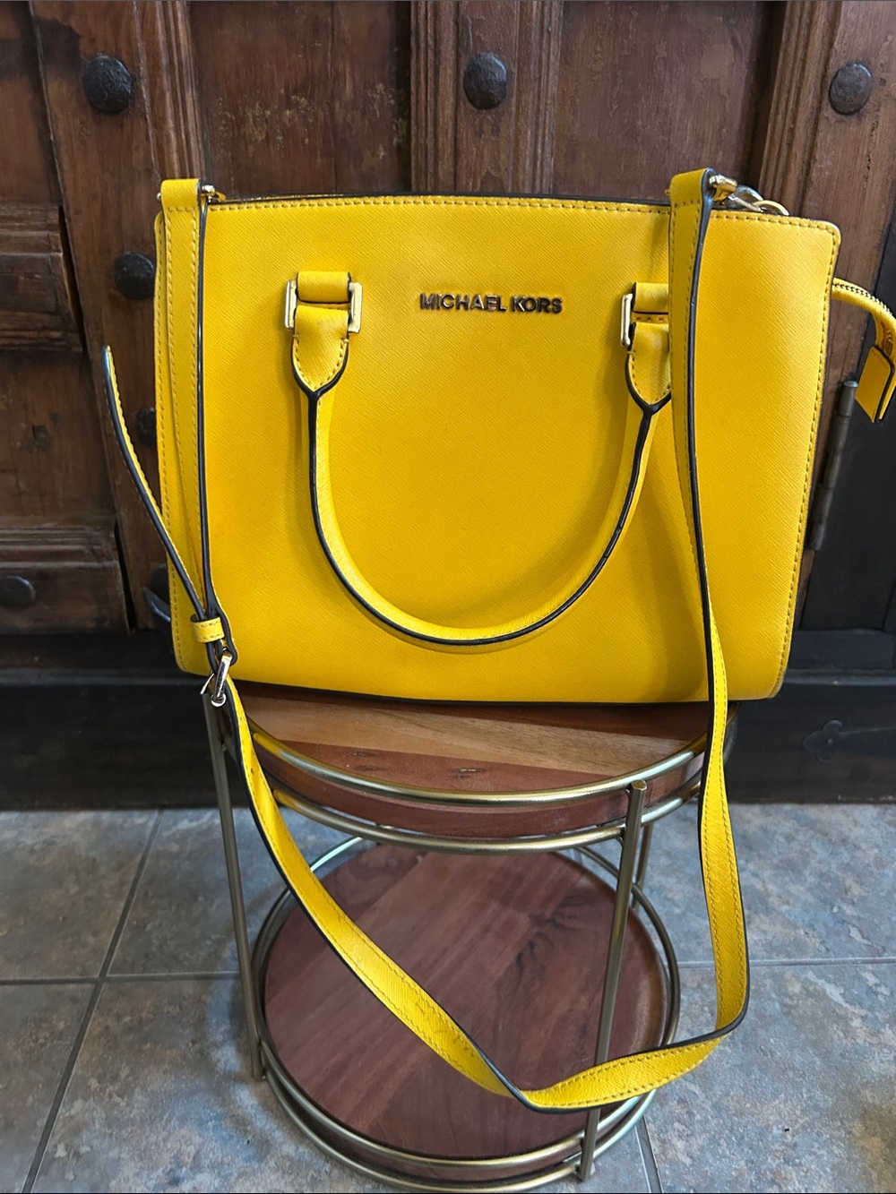 MICHAEL Michael Kors Selma satchel in yellow saffiano leather crossbody, EUC - Picture 3 of 12